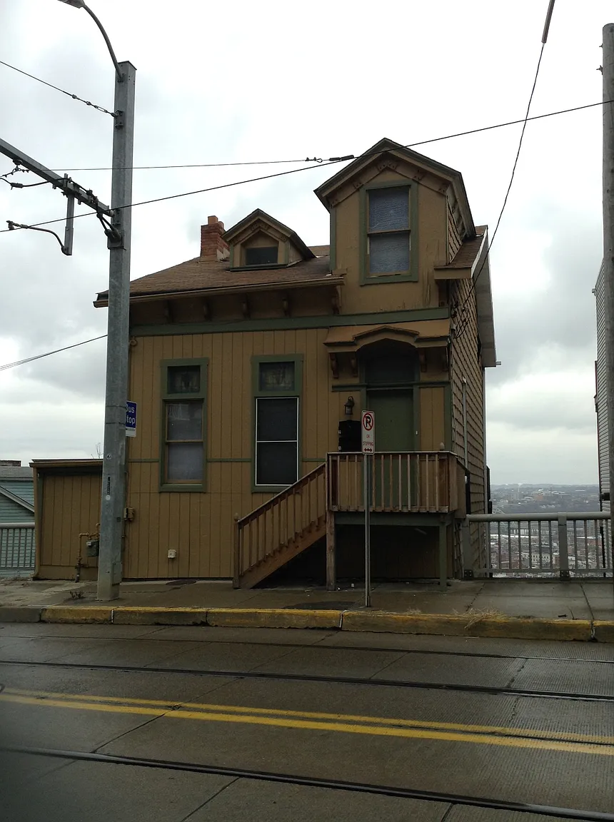 907 Arlington Ave photo 1