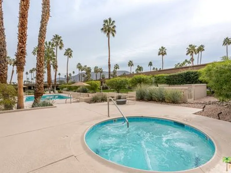 464 E San Jose Rd — Photo 26