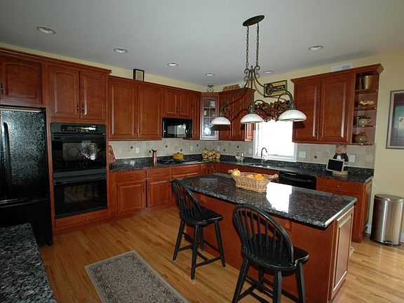 Kitchen - Granite, Cherry and Center Island