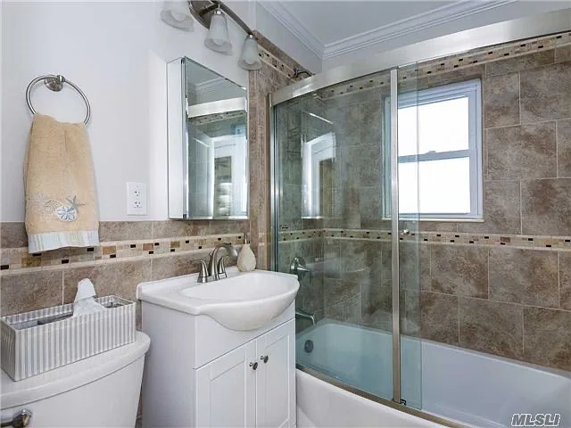 139 Hewlett Ave #1 — Photo 8