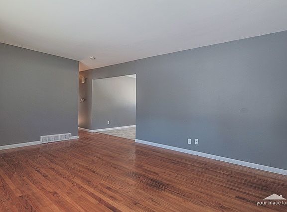 5th image of 1305 Park Dr