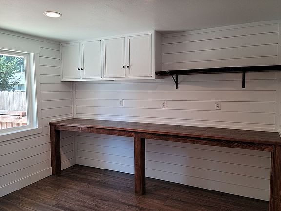 home office, laundry folding