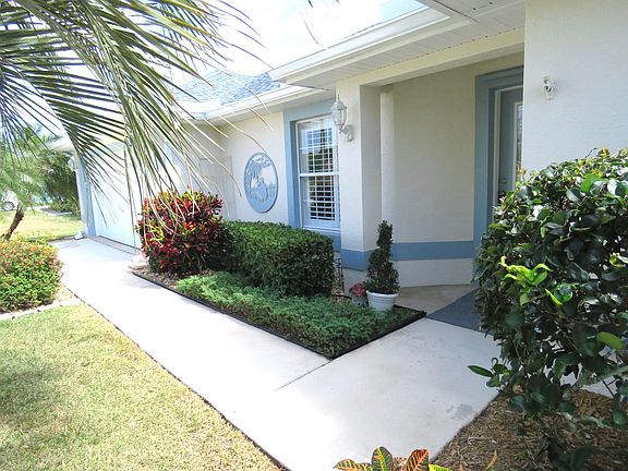 4th image of 786 SE Walters Terrace