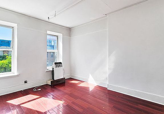 2nd image of 25 W 126th St #4F