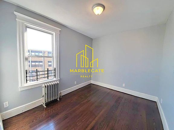 3rd image of 432 S 14th St #11