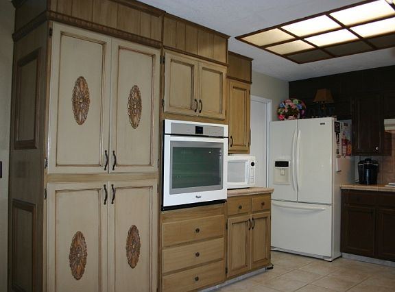 4th image of 4202 Estate Dr