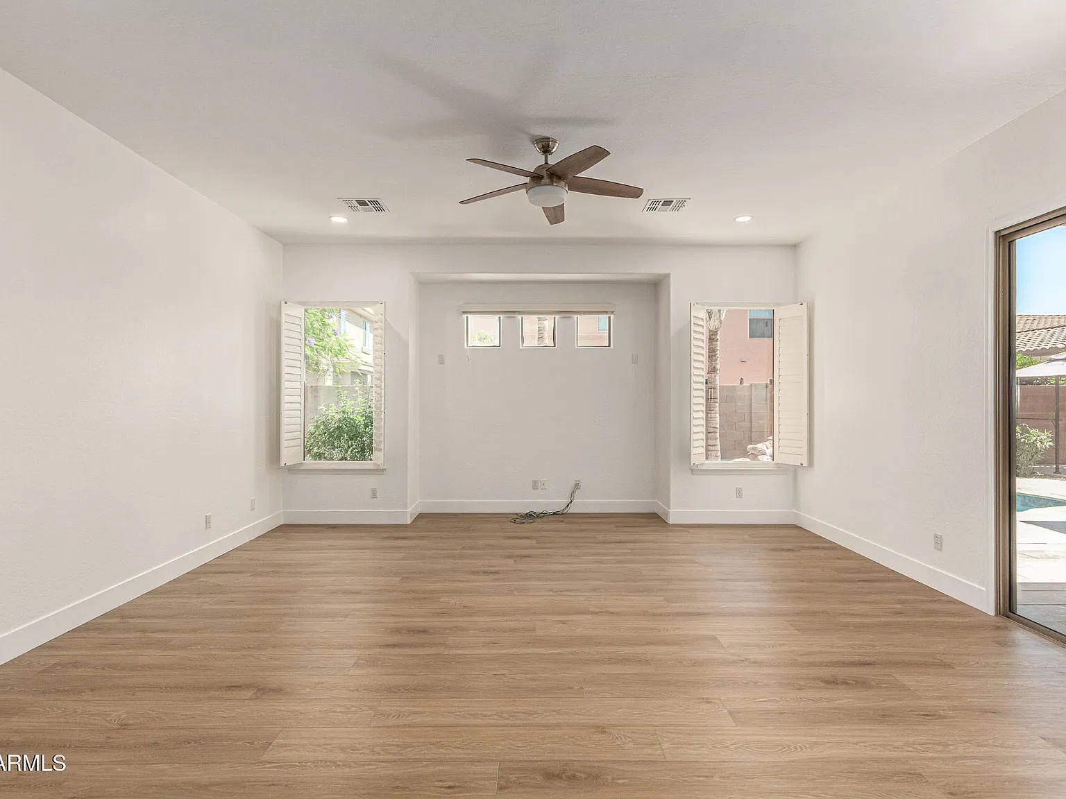 5 bed, 3.0 bath, 2964 sqft, $4,350 — Photo 4