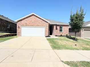 717 Yorkshire Dr, Lavon, TX 75166