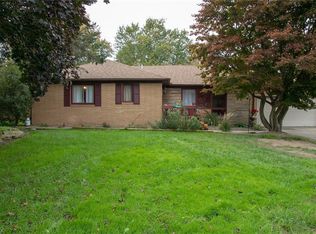 3220 Beechwood Dr, Hubbard, OH 44425