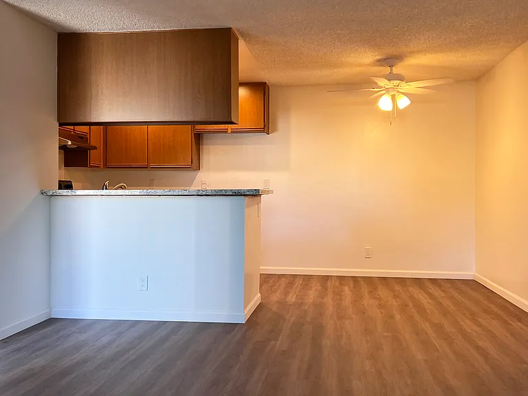 2420 W Commonwealth Ave #A2 — Photo 7