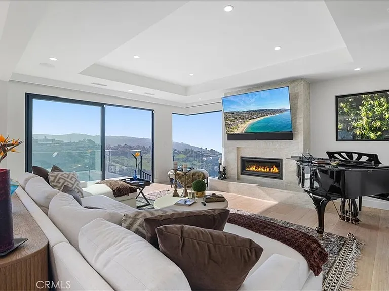 1515 Tahiti Ave — Photo 11