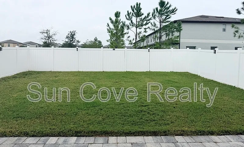 5 bed, 3.0 bath, 2264 sqft, $2,750 — Photo 2