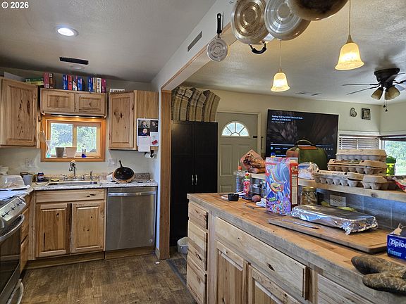 3rd image of 130 Whitmore Ln