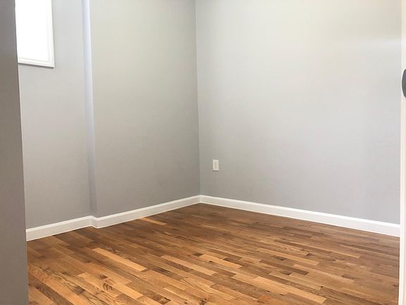 3rd image of 579 Bramhall Ave #12F