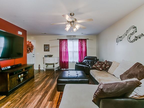 5th image of 412 Stratford Ct #0