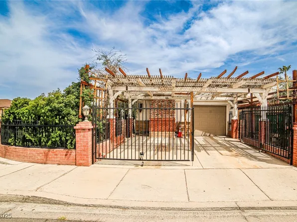 3944 Calle Mirador, Las Vegas, NV 89103