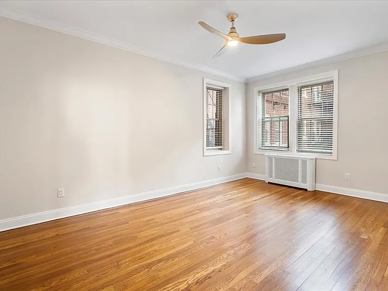 145 Summit Avenue Apartments — Photo 15
