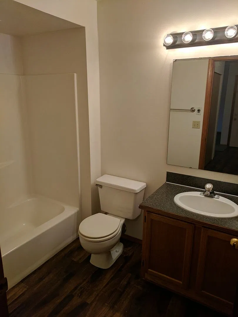 Millwood Park Apartments — Photo 4