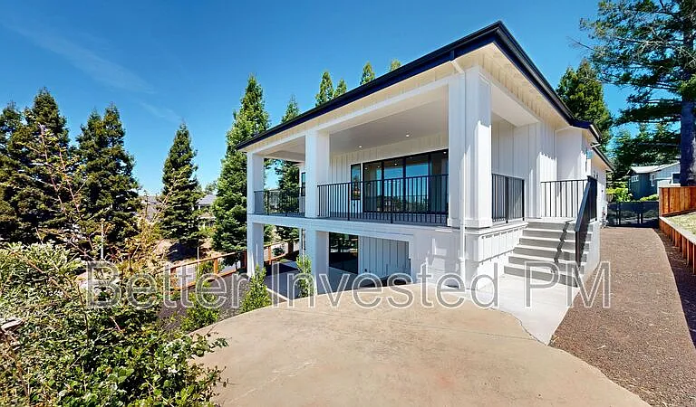 1900 Lyon Ct — Photo 12
