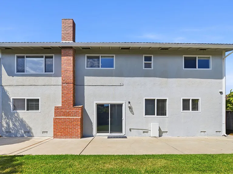 1220 Swordfish St — Photo 40