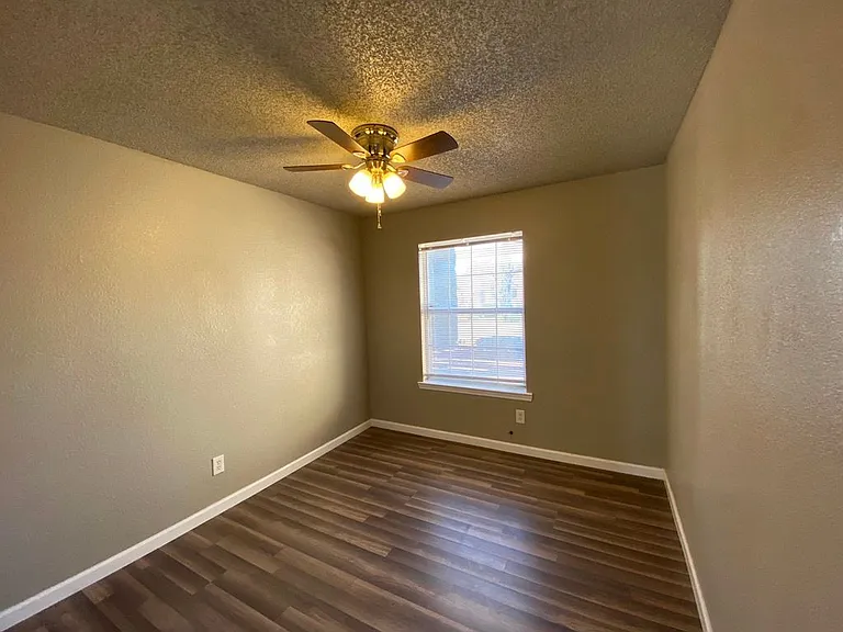 2914 Royal Knoll Dr — Photo 20