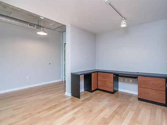 4th image of 101 S 12th St Unit 404