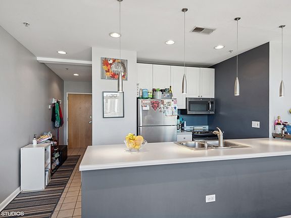 5th image of 1236 Chicago Ave APT 705