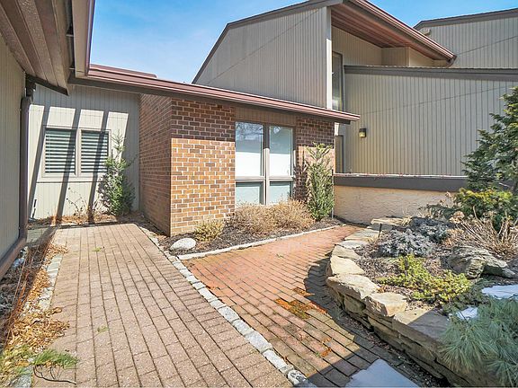 2nd image of 148 High Pond Dr