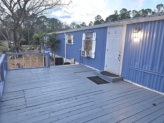 3rd image of 575 Vero Ave