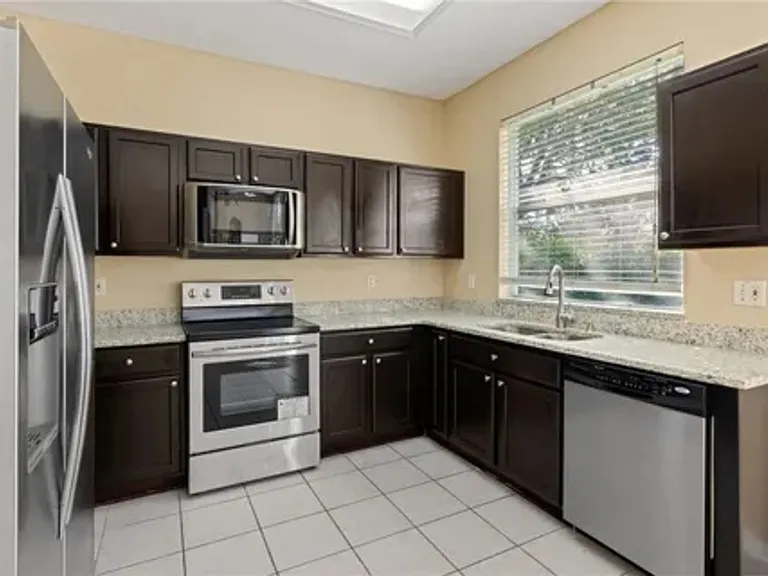 14535 Lake Underhill Rd #323 — Photo 4