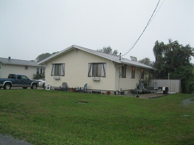 1st image of 1419 SW Covered Bridge Dr
