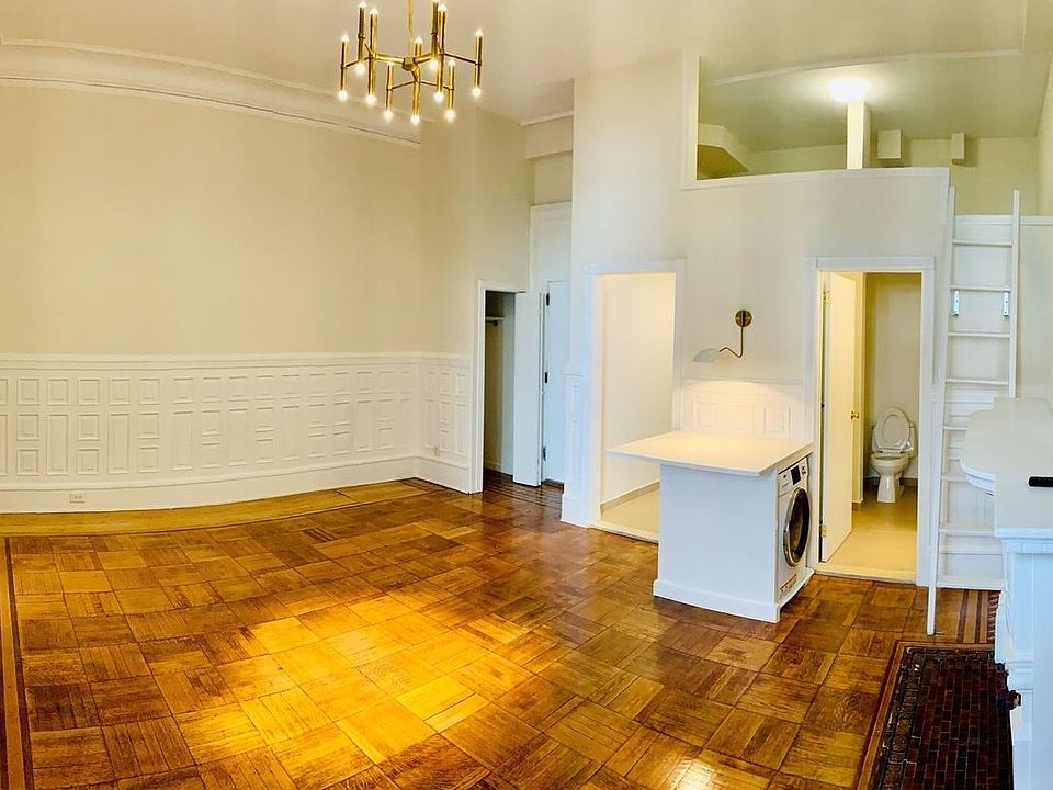 1st image of 135 W 75th St #2RR