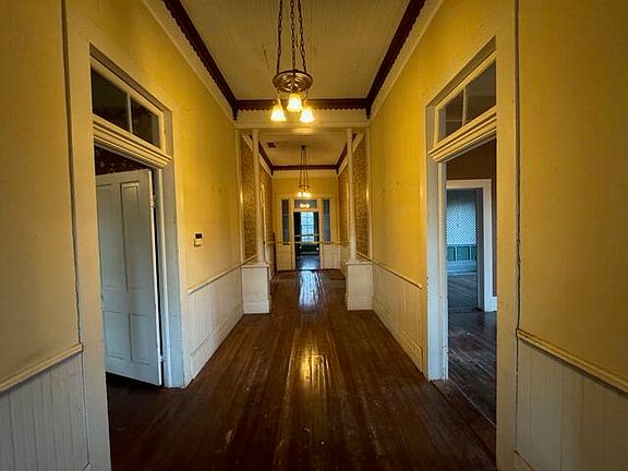 3rd image of 708 Rebecca Ave