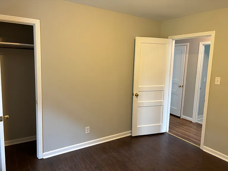 5639 Meadowcrest Ln — Photo 11