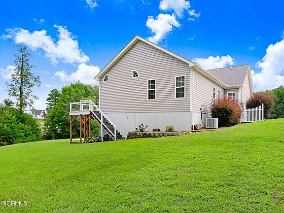 5th image of 209 N Woodridge Drive