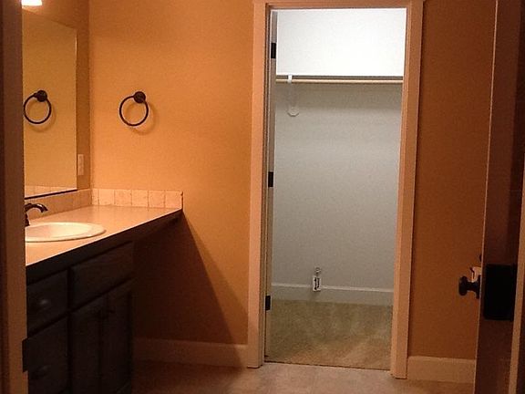 4th image of 1433 Amber Ave