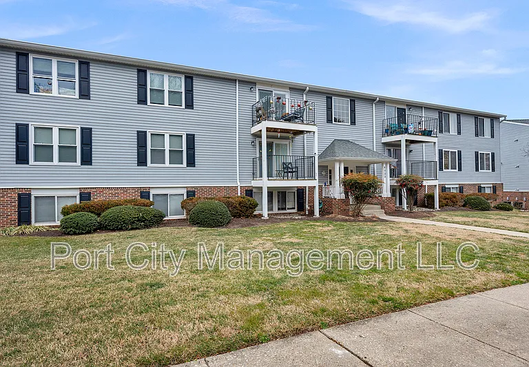 8030 Abbey Ct #H — Photo 2