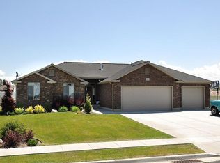 926 N 1500 W, Clinton, UT 84015