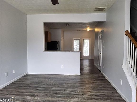 4th image of 4694 Ernest Dr