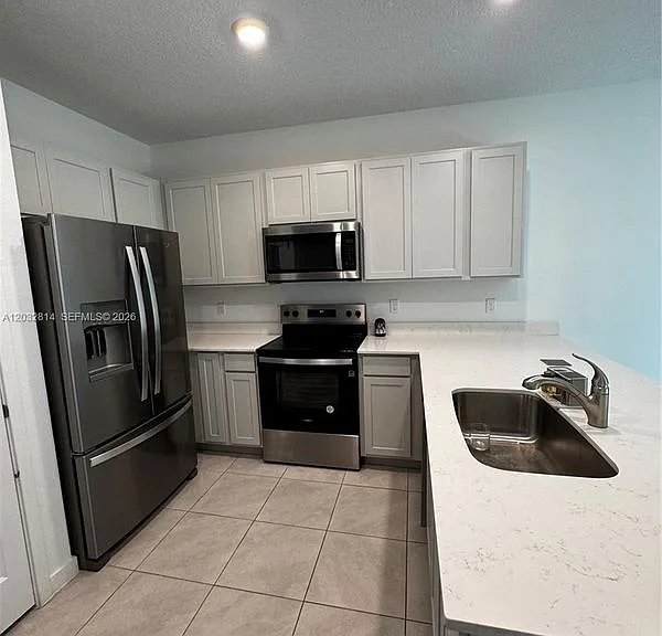 4860 Dillon St — Photo 2