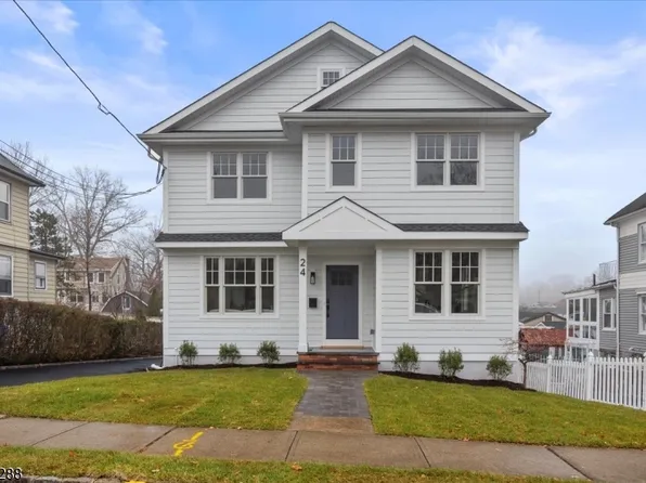 24 Russell Pl, Summit City, NJ 07901