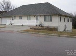 1202 Clark Ave, Dell Rapids, SD 57022