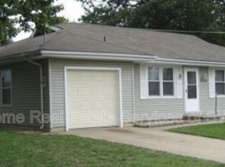 3231 W Olive St, Springfield, MO 65802