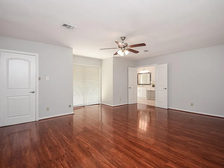 201 Vanderpool Ln #113 — Photo 24
