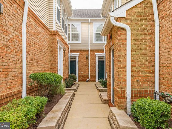 2nd image of 43865 Hickory Corner Ter Unit 109
