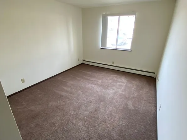 Village Apartments (St. Pt.)