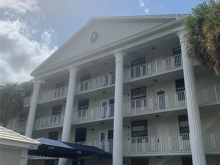 1705 Whitehall Dr #304 — Photo 18
