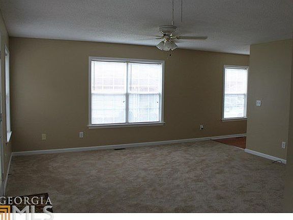 4th image of 80 Victoria Ln