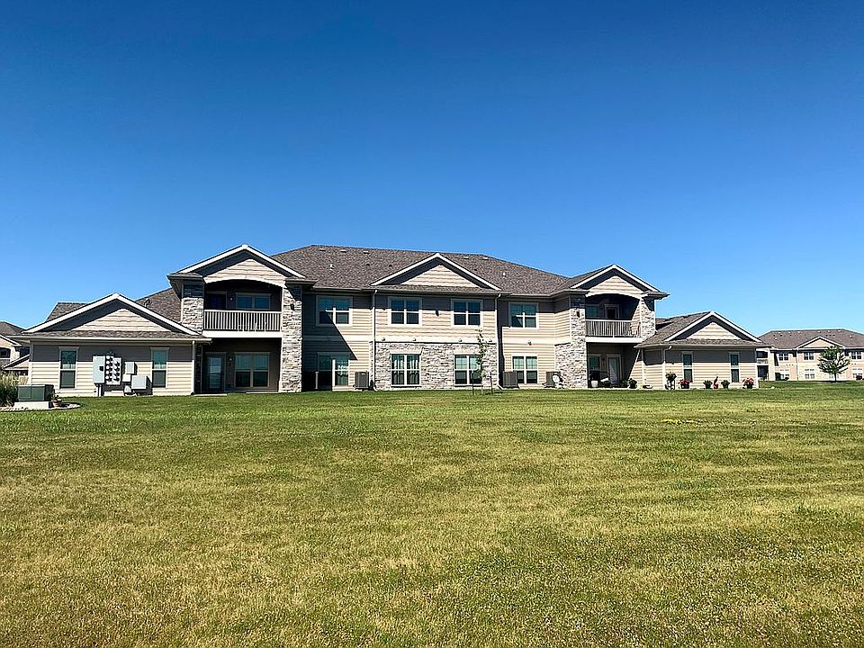 1st image of 2511 NE Oak Dr Unit 4