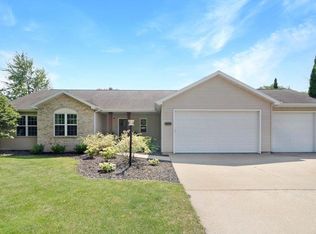 W5891 Sweet William Dr, Appleton, WI 54914
